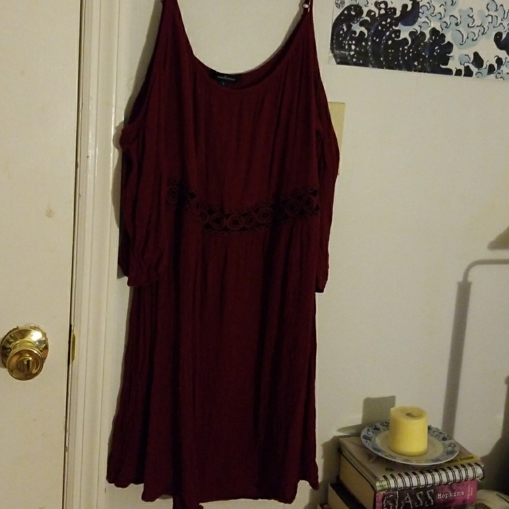 Cold shoulder burgundy summer dress